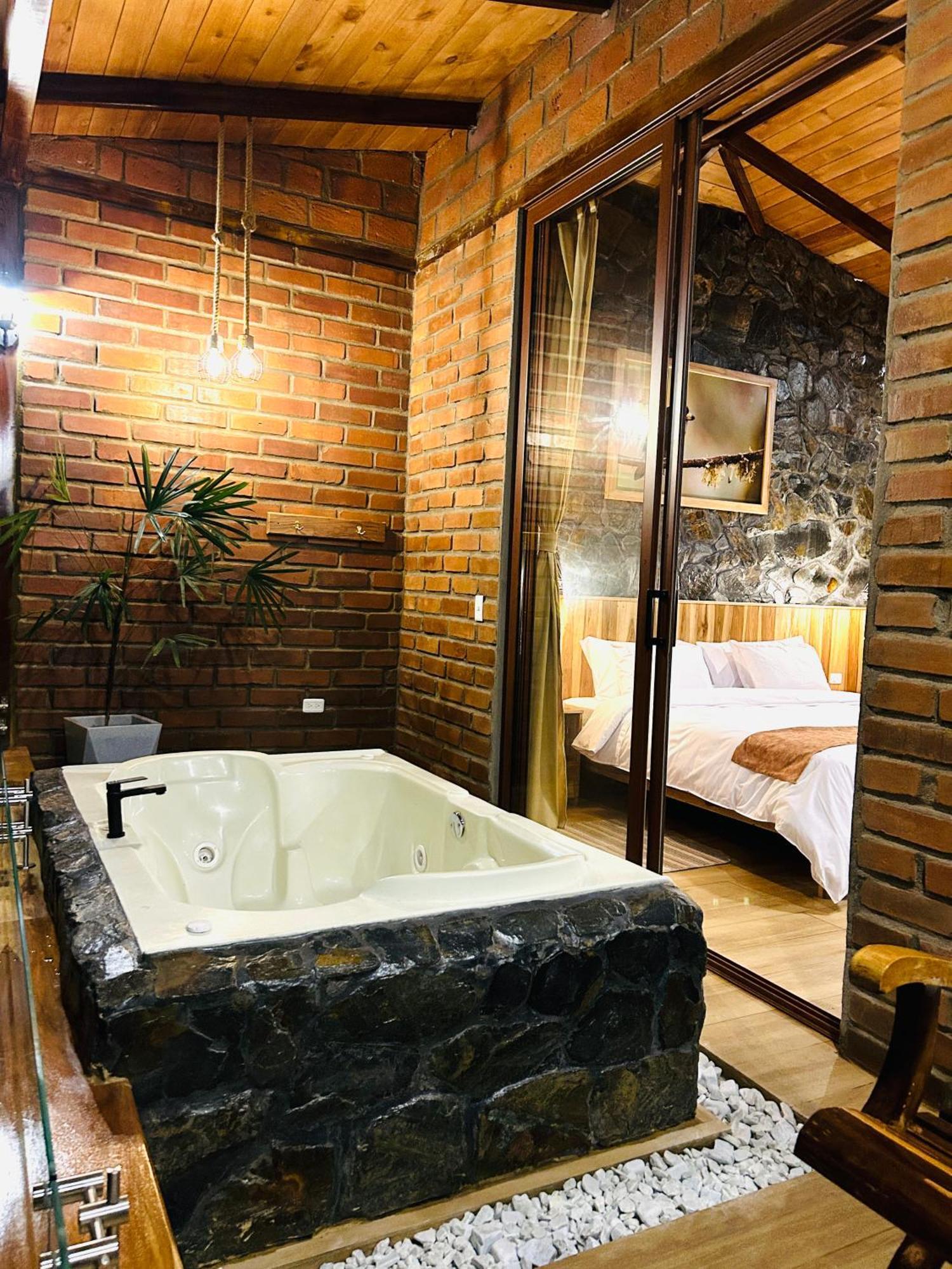 Piripe Wellness Lodge Pacto Luaran gambar